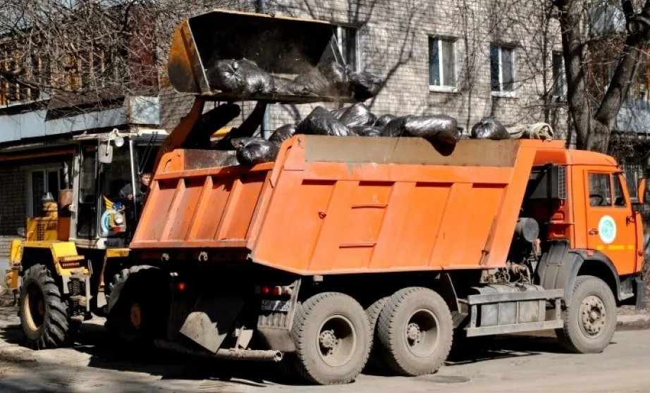 Вывоз мусора грузовым фургоном 5 тонн в Владивостоке – ПроМусор, аренда, цена от 1576 руб
