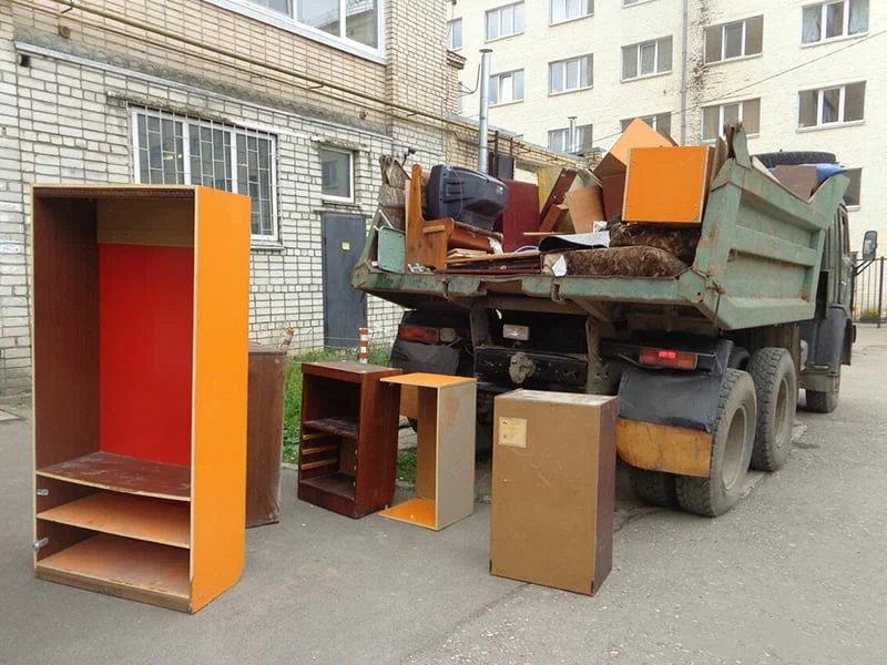 Вывоз шкафа в Владивостоке от ПроМусор — недорого, демонтаж, утилизация, вывоз из квартиры от 864 руб