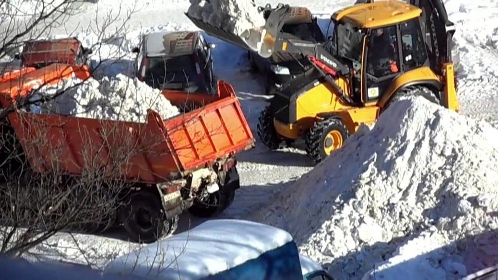 Вывоз снега с погрузкой в Владивостоке для организаций и частных лиц в октябре