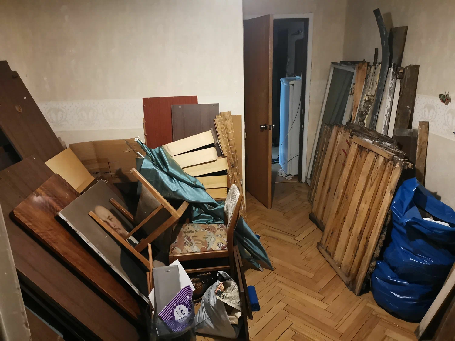 Демонтаж мебели с вывозом и утилизацией в Владивостоке в октябре